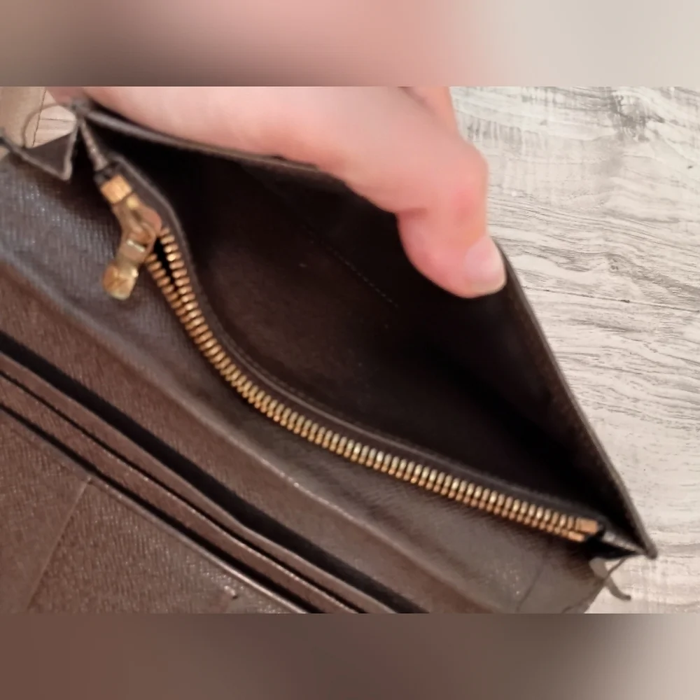 Authentic Louis Vuitton Damier Ebene Brazza Long Wallet